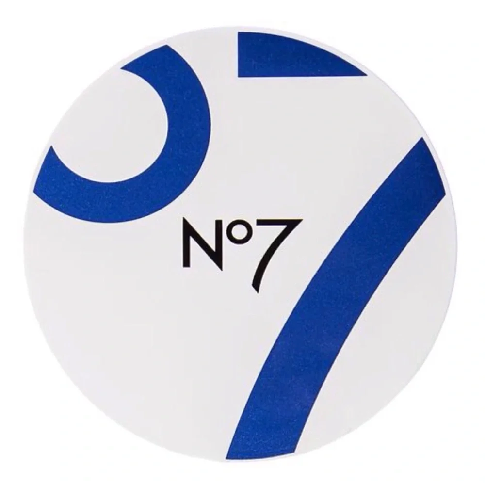No. 7 Lift & Luminate Triple Action Translucent Finishing Powder, (Medium) (NWT)